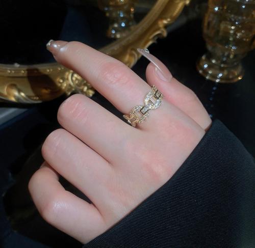 خاتم ذهبي مطلي ومرصع بالزركون الفخم