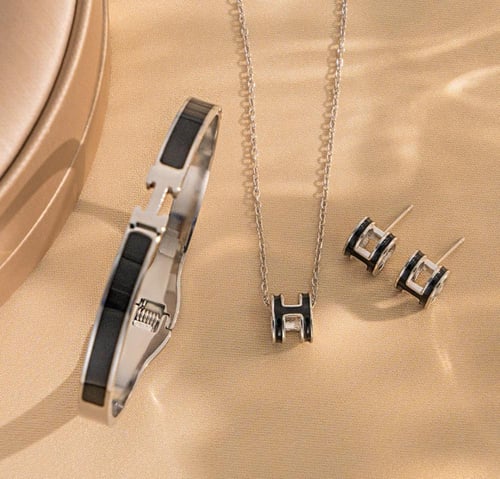 طقم ايرميز من الستانلس ستيل وبعدة الوان