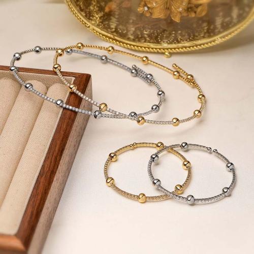 طقم فاخر مرصع بالزركون الاصلي مكون من سلسال واسوار...