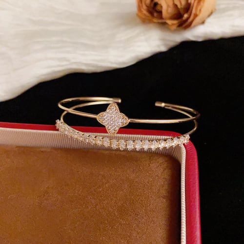 اسوارة مميزه من الستانلس ستيل مرصعه بالزركون الاصل...