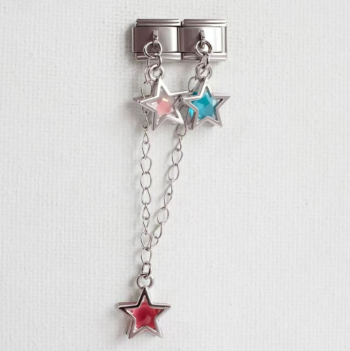 تشارمز فضي مع تعليقة نجوم ملونه وسلسلة طويلة