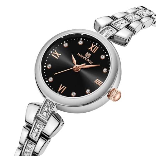 ساعة نيفي فورس الكلاسيكيه النسائية مع سوار معدن فض...