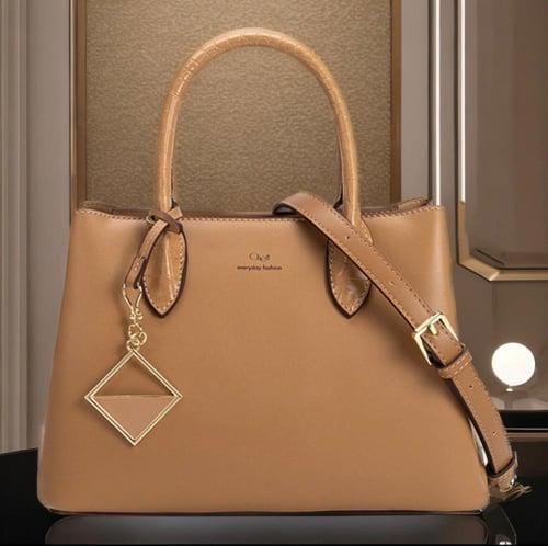 شنطة كلاسيك أنيقة بتصميم راقي