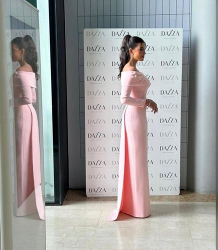 فستان وردي ملكي