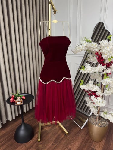 *فستان ناعم مطرز كرستال*