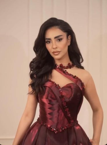 فستان ملصع بل كريستال