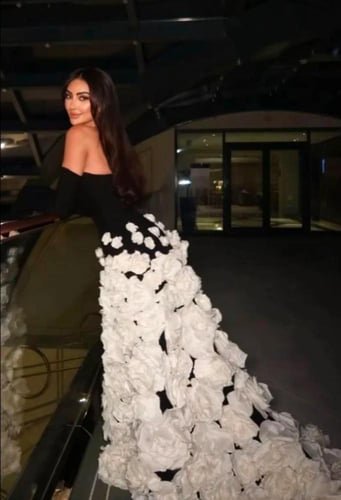 فستان السهرة الأسود