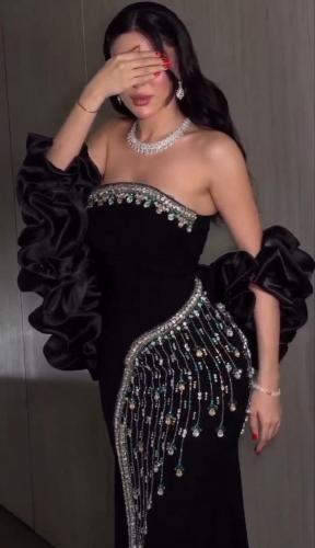فستان إيڤا الأسود