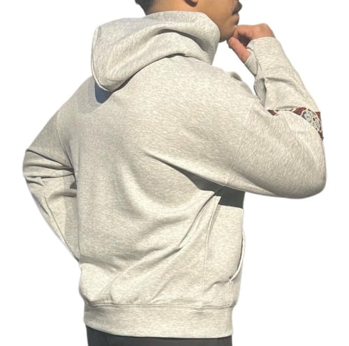 بلوفر أنيق مع قصة الاصبع