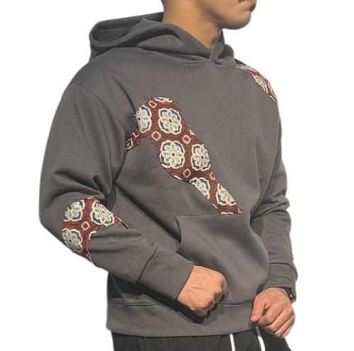 بلوفر أنيق مع قصة الاصبع