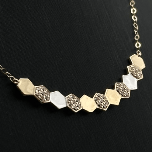 سلسال خلية نحل ذهبي وفضي