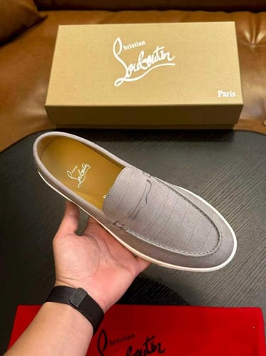 CHRISTIAN LOUBOUTIN