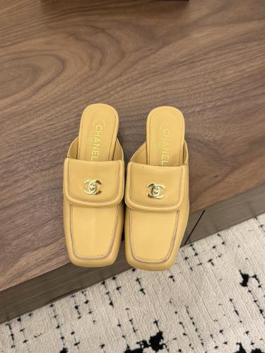 CHANEL SLIDES