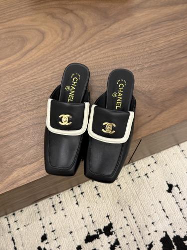 CHANEL SLIDES