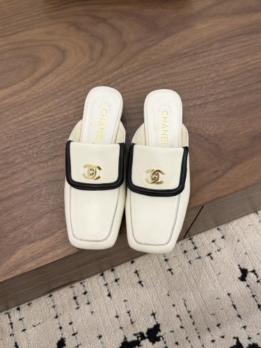 CHANEL SLIDES