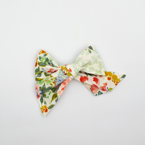 Butterfly bow with a width of 13 cm
