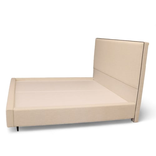 طقم سرير فيكتوريا VICTORIA PLUS BED SETبلص بتصميم...