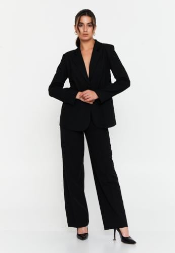 Plain formal suit in four colors
