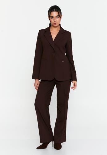 Plain formal suit in four colors