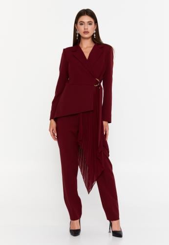 Plain formal suit with side pleat