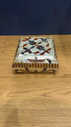 صندوق صدف شغل يدوي فاخر المقاس 15*15