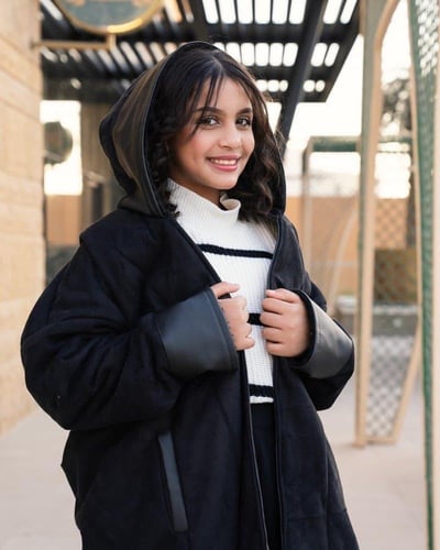 فروة شتوي لون بيج بأطراف جلد-متجر فرح