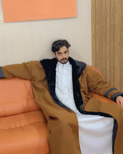 فروة شتوية لون جملي مبطنة بفرو ناعم-متجر فرح