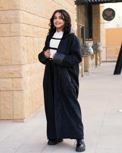 فروة شتوي لون أسود بأطراف جلد-متجر فرح