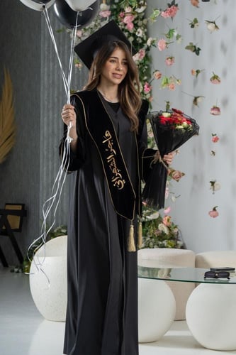 عبايات تخرج لون أسود مع وشاح مخمل-متجر فرح