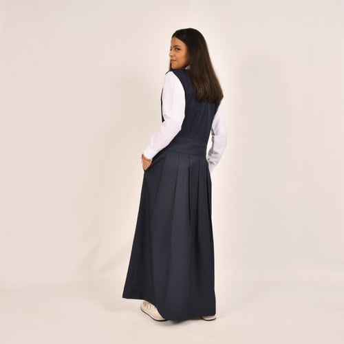 مريول ثانوي كحلي قصة دائرية وكسرات