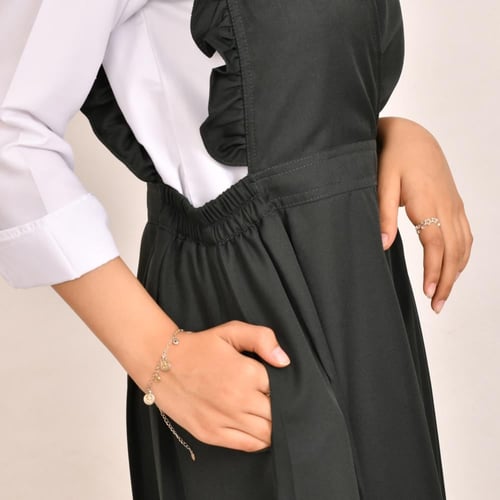 مريول متوسط زيتي بكشكش عريض على الكتف