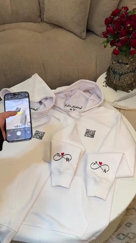 بلوفرات الهبة بتصميم باركود أغنية مع حرفان وقلب بح...