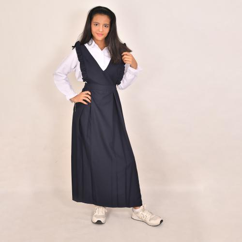 مريول كحلي بقصة مثلثة وكشكش عريض