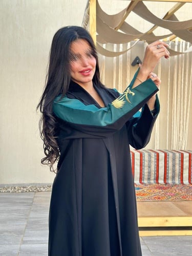 عباية الشموخ مع وشاح الهوية اليوم الوطني-متجر فرح