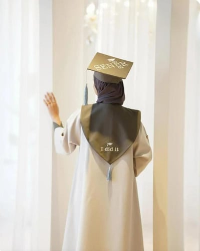 عباية تخرج لون تفاحي مع وشاح زيتي-متجر فرح
