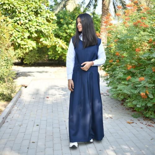 مريول ثانوي كحلي قصة دائرية وكسرات