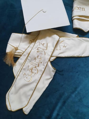 وشاح مع قبعة تخرج سكري-متجر فرح