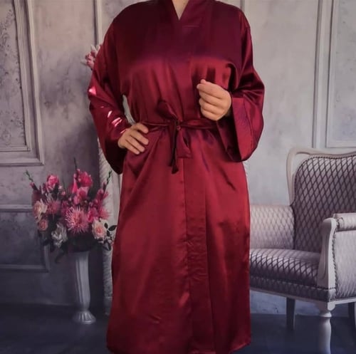 روب عروسة بالاسم-عنابي