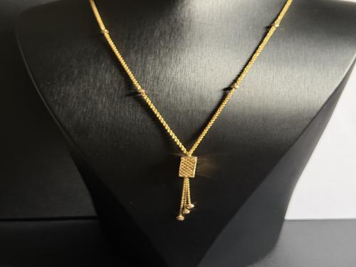 فاخرة وأنيقة شال من الذهب الأصفر عيار٢١ بتصميم ملف...