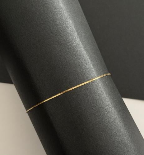 Smooth and attractive flow of 18-karat yellow gold