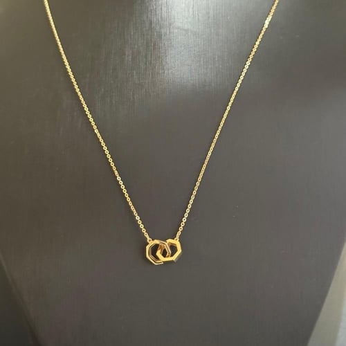 سر الاناقة والرقي سلسال ناعم ذهب عيار 18