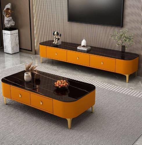 طاولة قهوة وتلفزيون