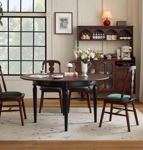 ركن القهوة على الطراز الفرنسي