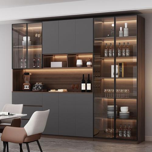 خزانة بإنارة مدمجة