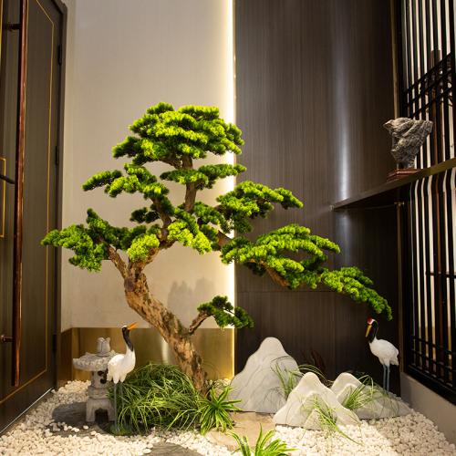 شجرة صنوبر صناعية