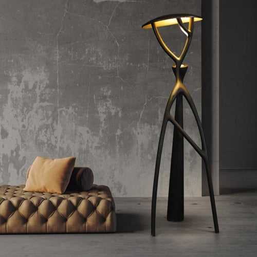 مصباح أرضي على شكل منحوتة نوردية