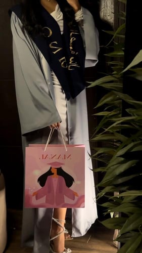 عباية تخرج رمادي