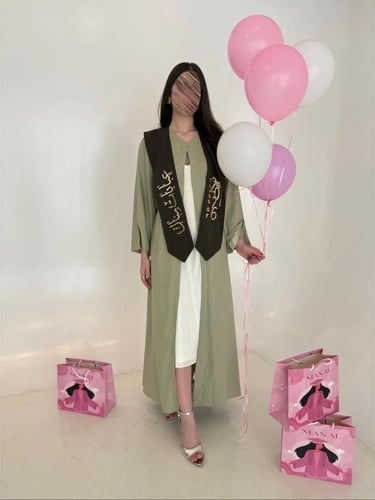 عباية تخرج زيتي