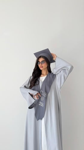 عباية تخرج رمادي فاتح و رمادي غامق