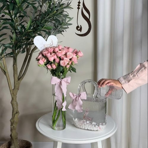 بكج فازة شنطه + ورد بيبي روز